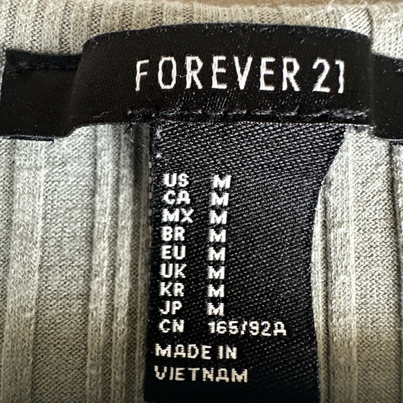 Forever 21 Women’s Sage Green Too - Picture 3 of 6